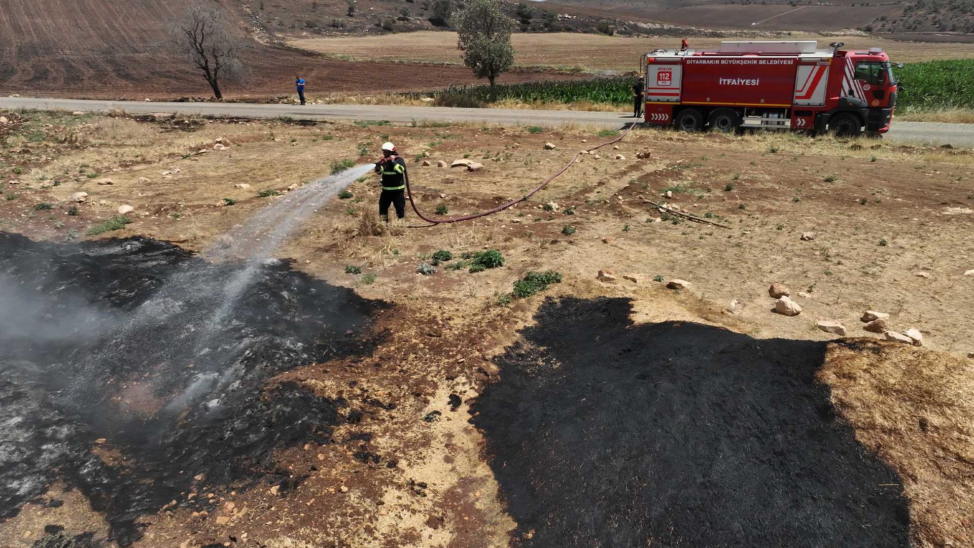 Diyarbakır Yanıyor İtfaiye 1333 Yangına Müdahale Etti 2