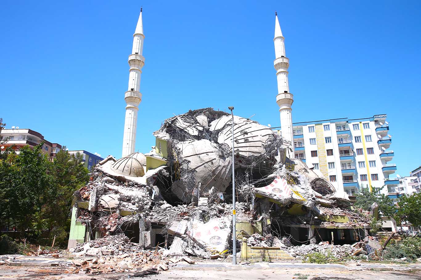 Diyarbakır'da O Cami Yıkıldı 1