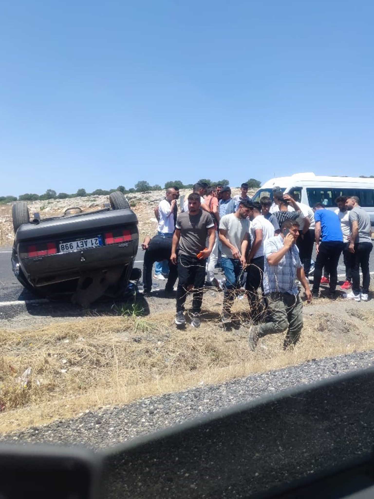 Diyarbakır'da Otomobil Takla Attı 6