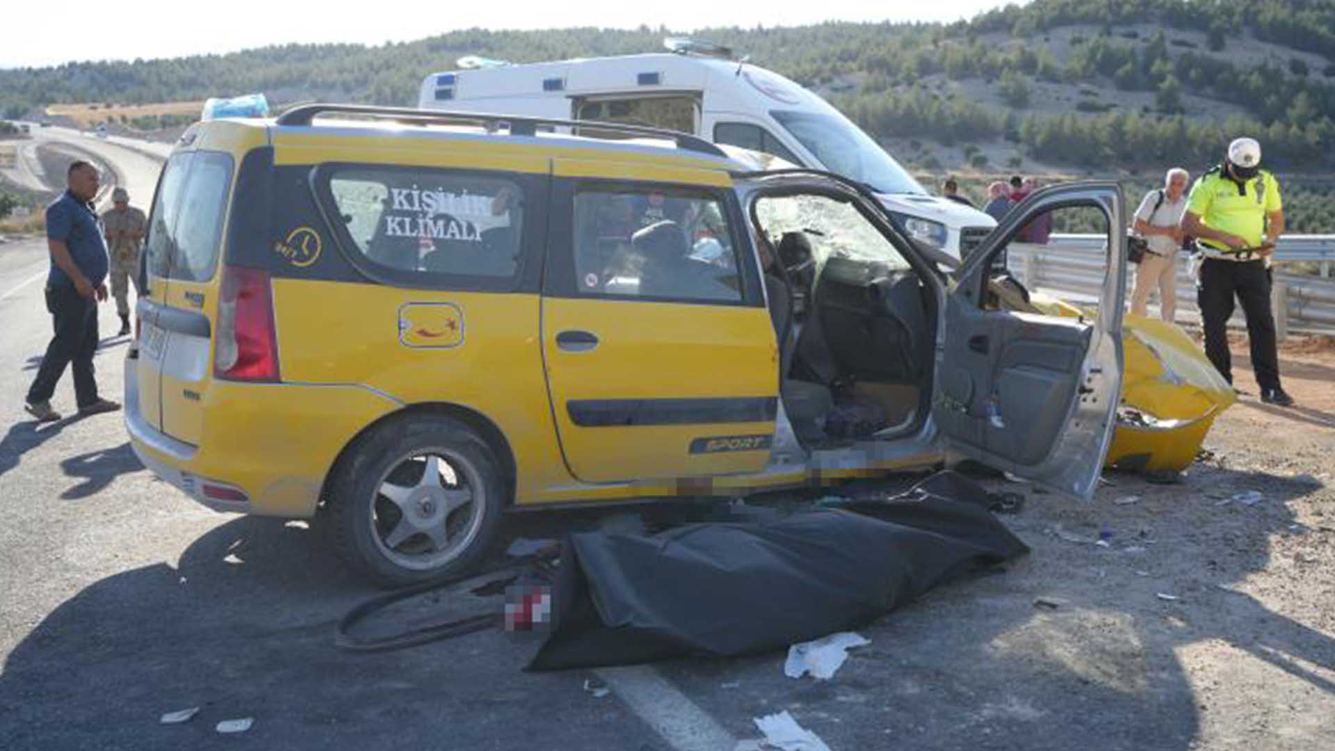 Hafriyat Kamyonu Ticari Taksi Ile Çarpıştı 2 Ölü, 8 Ağır Yaralı 3