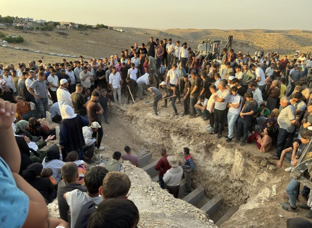 Mardin’deki Yangında 8 Kişi Defnedildi B