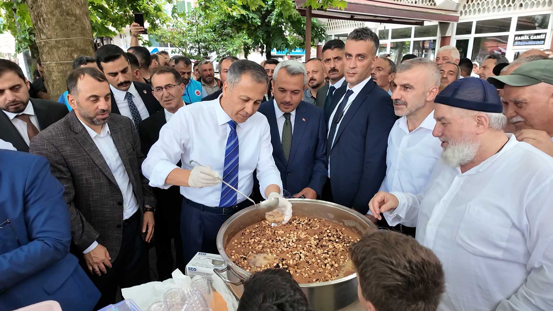 Bakan Yerlilkaya Hiç Kimse Milletimize Şekil Yapamaz 3