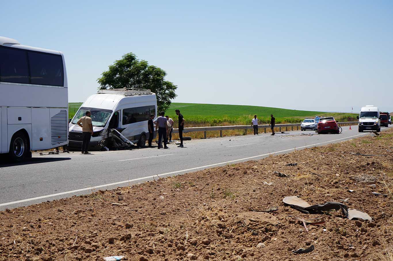 Bismil’de Feci Kaza 12 Yaralı 13