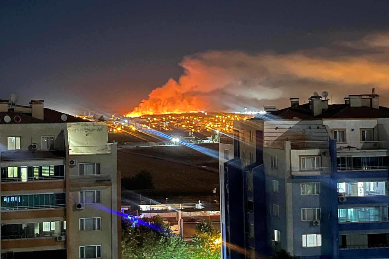 Bismil’de Gece Çıkan Yangın Korkuttu 3