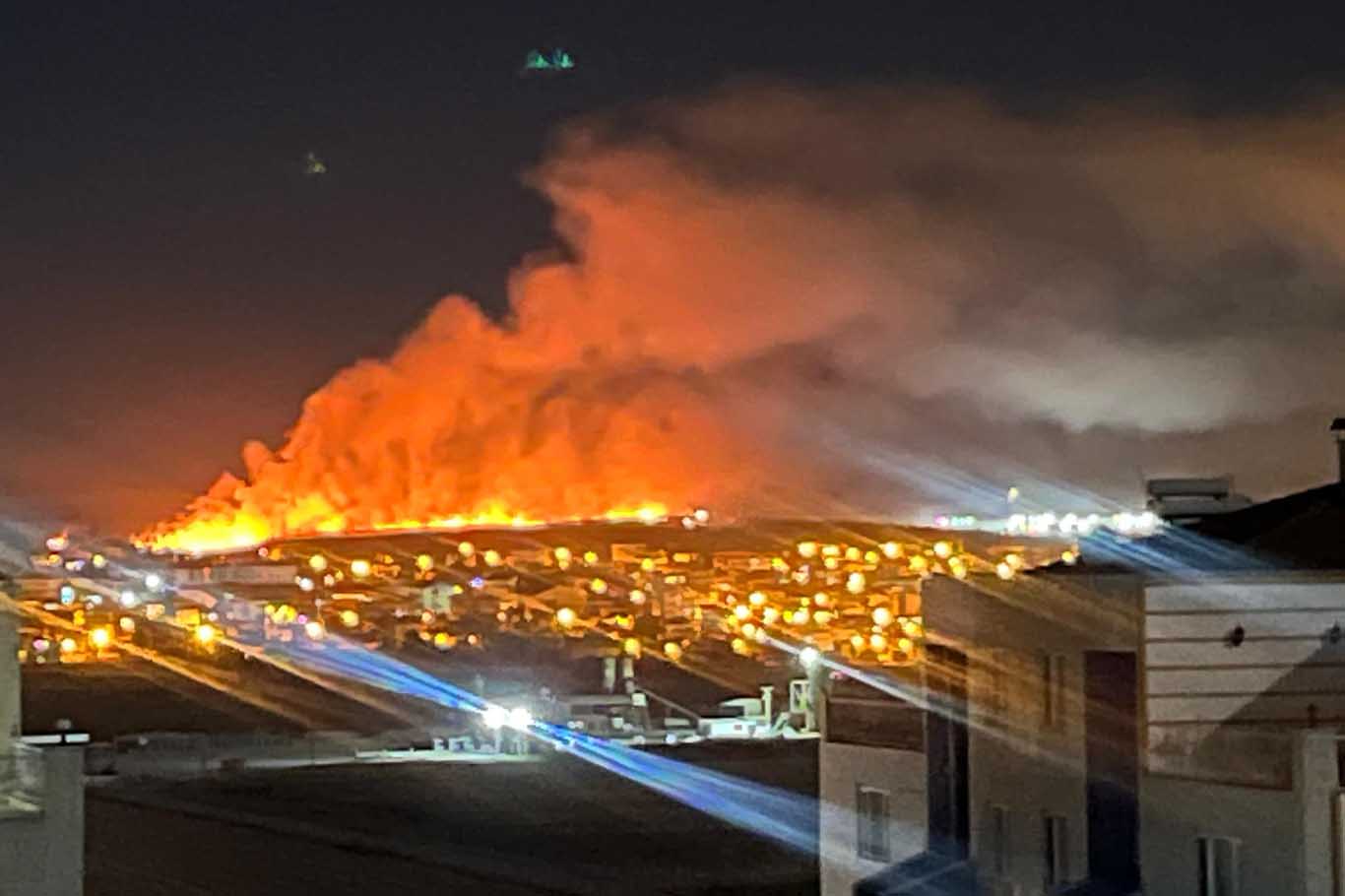 Bismil’de Gece Çıkan Yangın Korkuttu 4