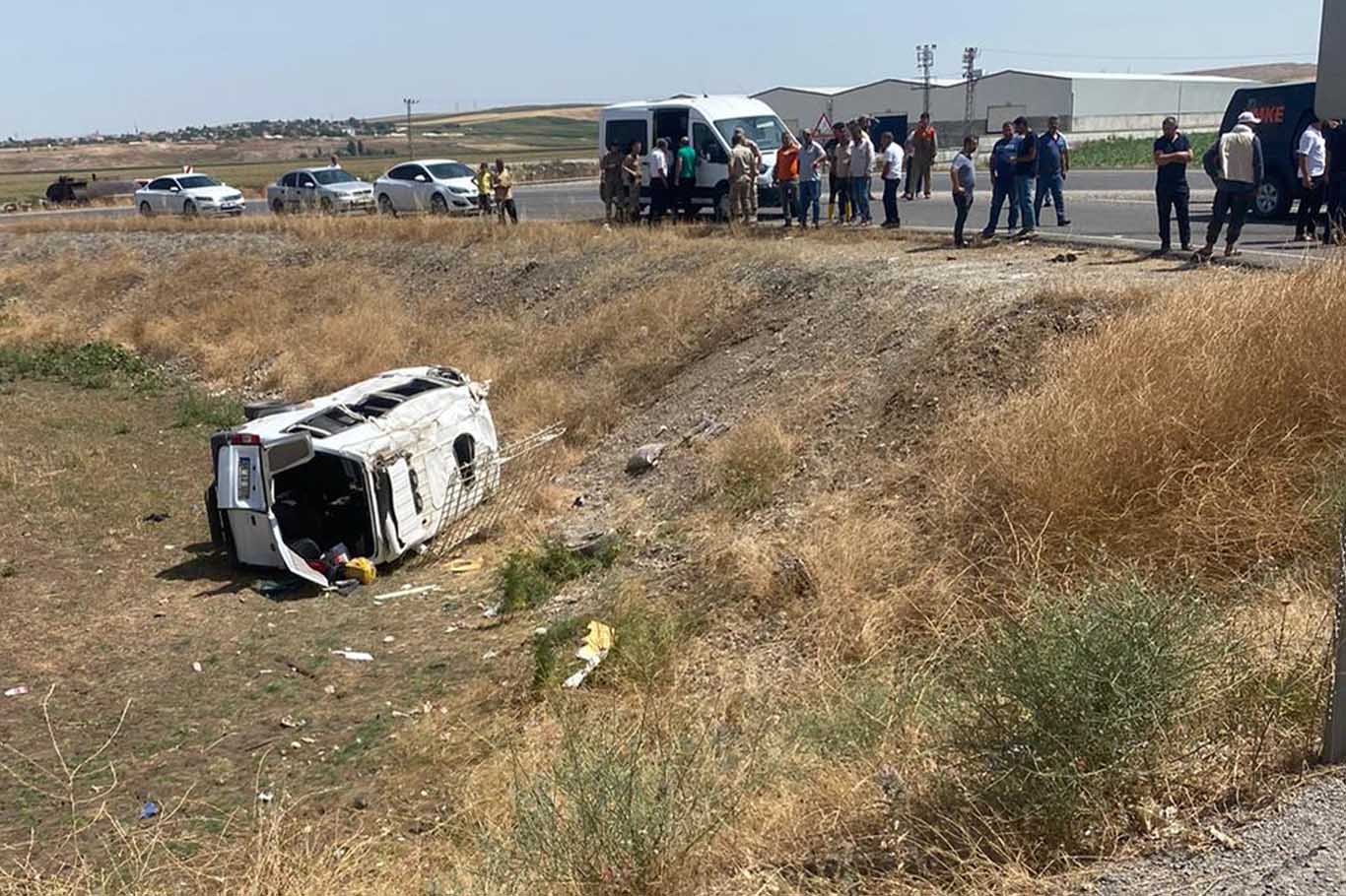 Bismil’de Yolcu Minibüsü Ile Pikap Çarpıştı 6’Sı Çocuk 4’Ü Ağır 13 Yaralı 11