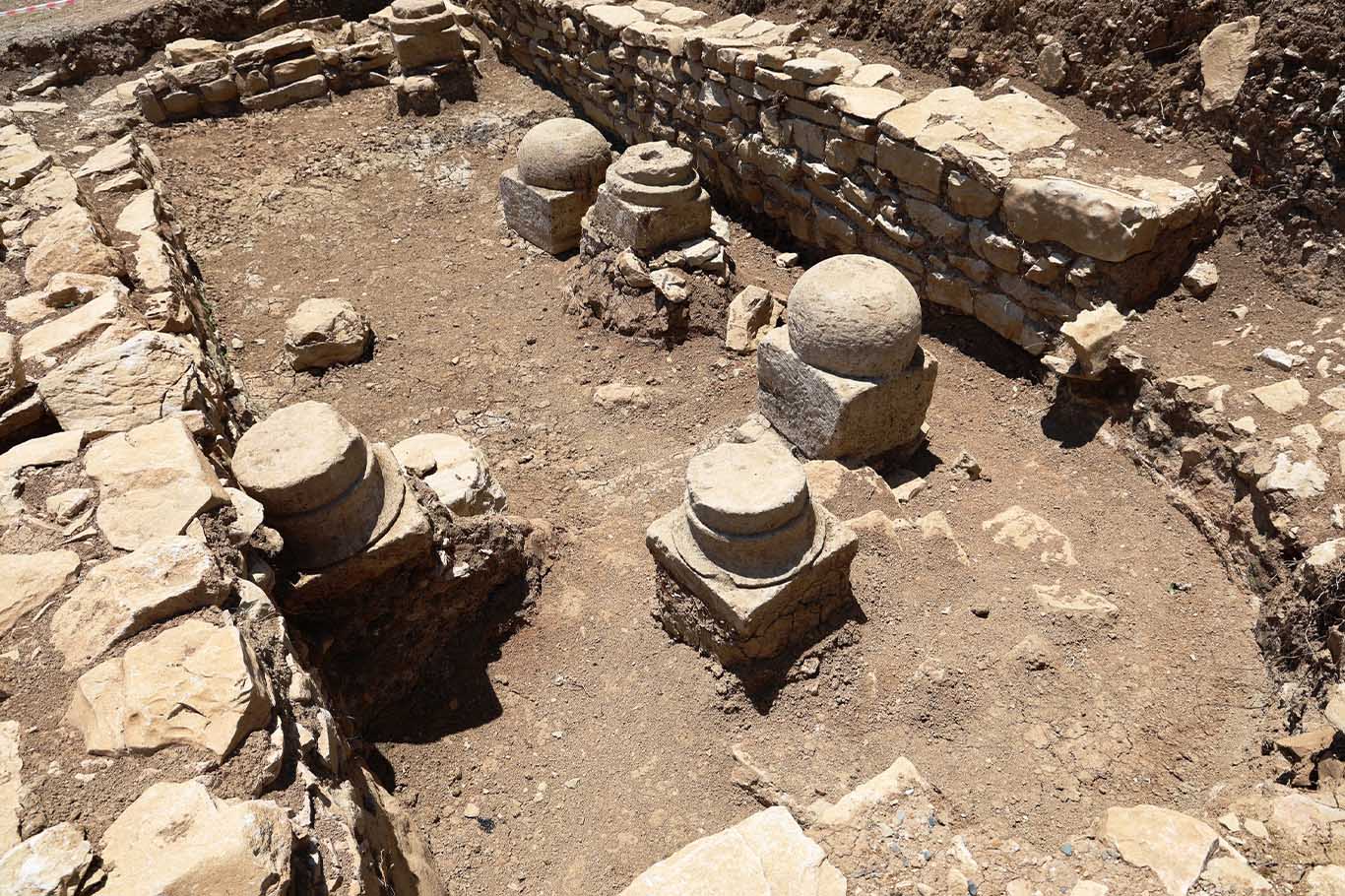 Diyarbakır Kulp’ta Bin 500 Yıllık Kilise Kalıntısında Yeni Eserler Bulundu 2