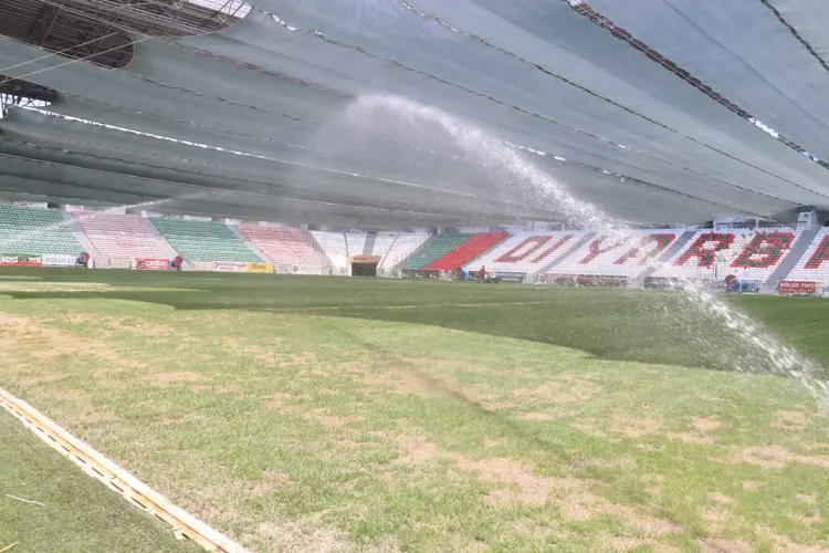 Diyarbakır Stadyumu'nda 1. Lig Için Hummalı Hazırlık 1