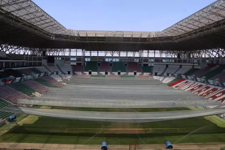 Diyarbakır Stadyumu'nda 1. Lig Için Hummalı Hazırlık 3