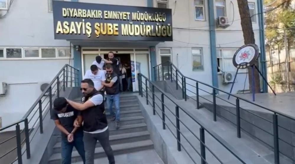 Diyarbakır'da 'Dijital Hipnoz' Operasyonu!26 Tutuklama