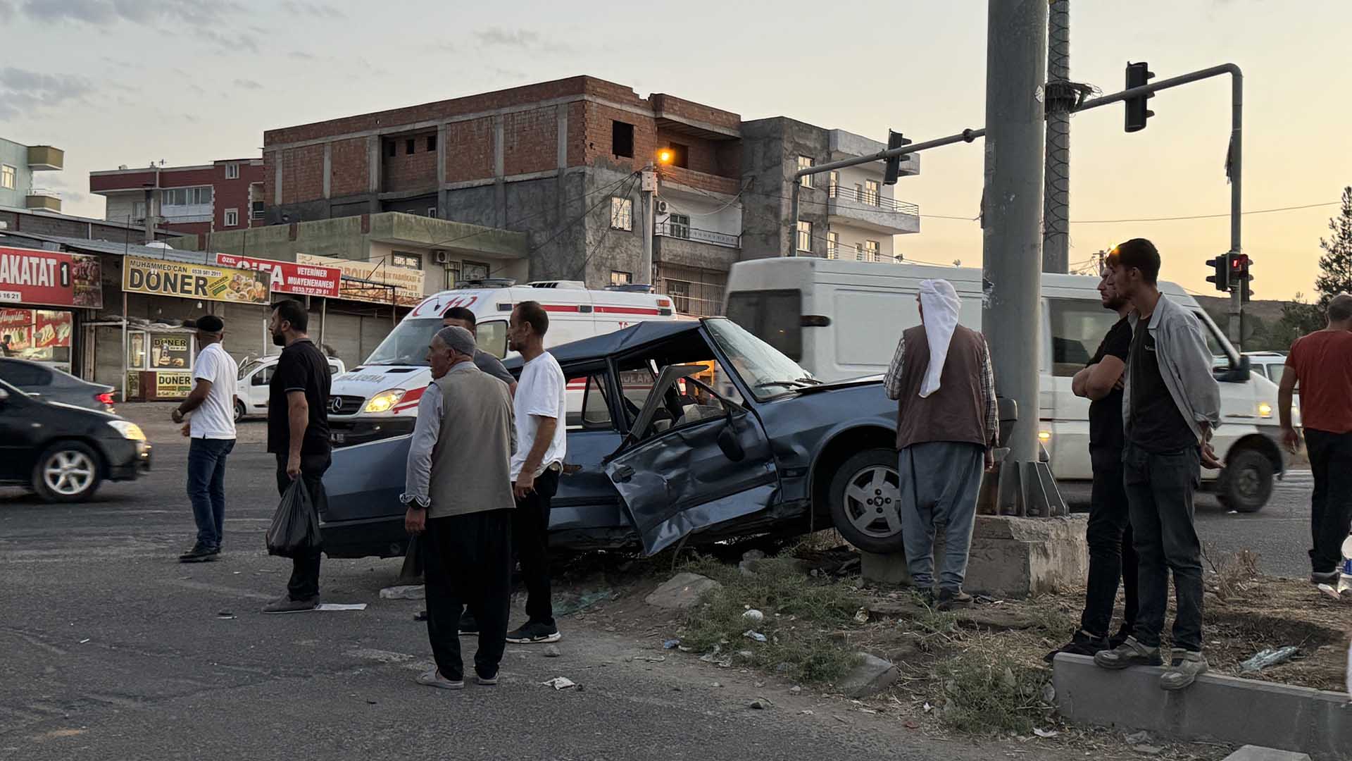 Diyarbakır’da Feci Kaza 5 Yaralı 2