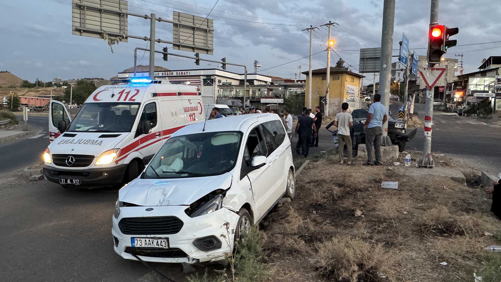 Diyarbakır’da Feci Kaza 5 Yaralı 3