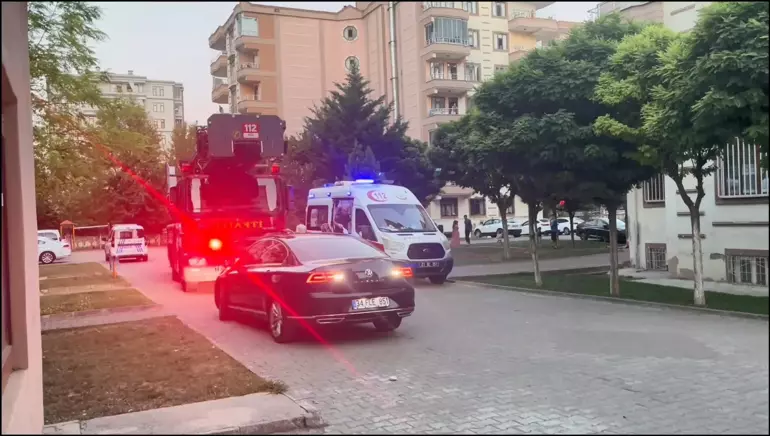 Diyarbakır'da Ihbar Üzerine Eve Giren Itfaiye, Ceset Ile Karşılaştı 7