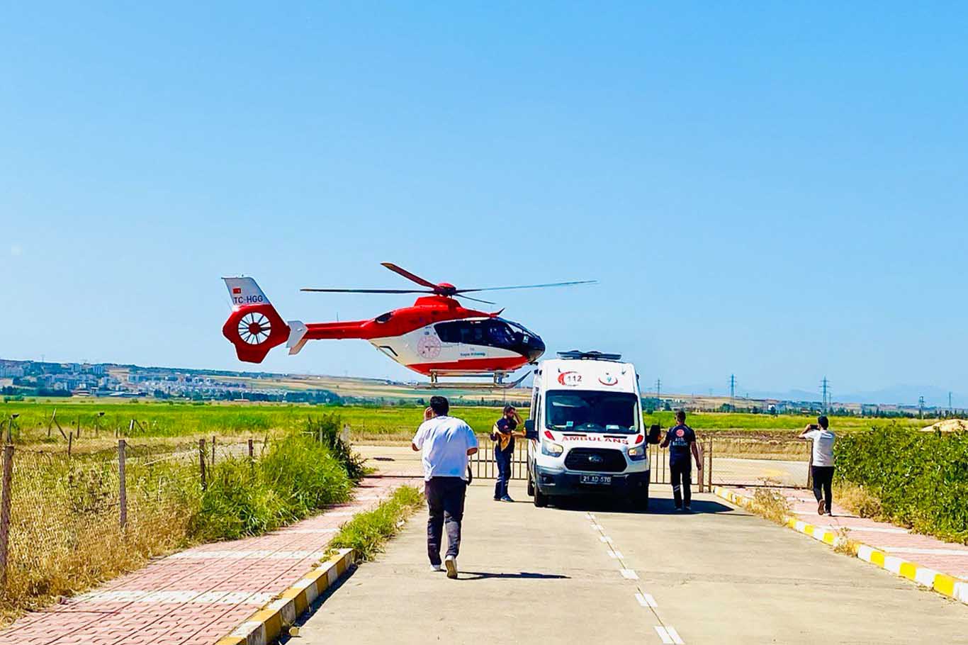 Diyarbakır'da Kalça Kemiği Kırılan 79 Yaşındaki Hasta Için Ambulans Helikopter Desteği 1