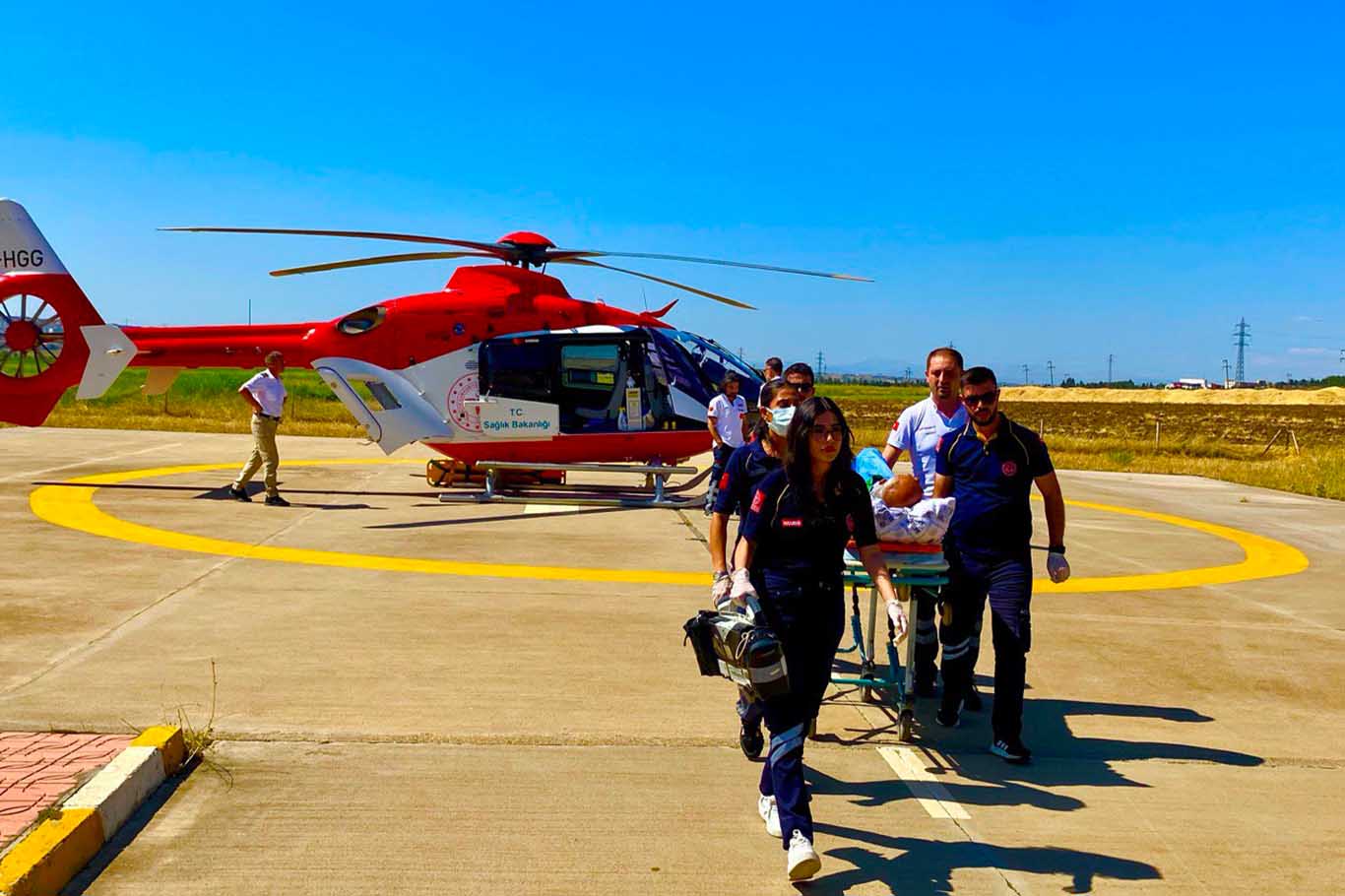 Diyarbakır'da Kalça Kemiği Kırılan 79 Yaşındaki Hasta Için Ambulans Helikopter Desteği 2