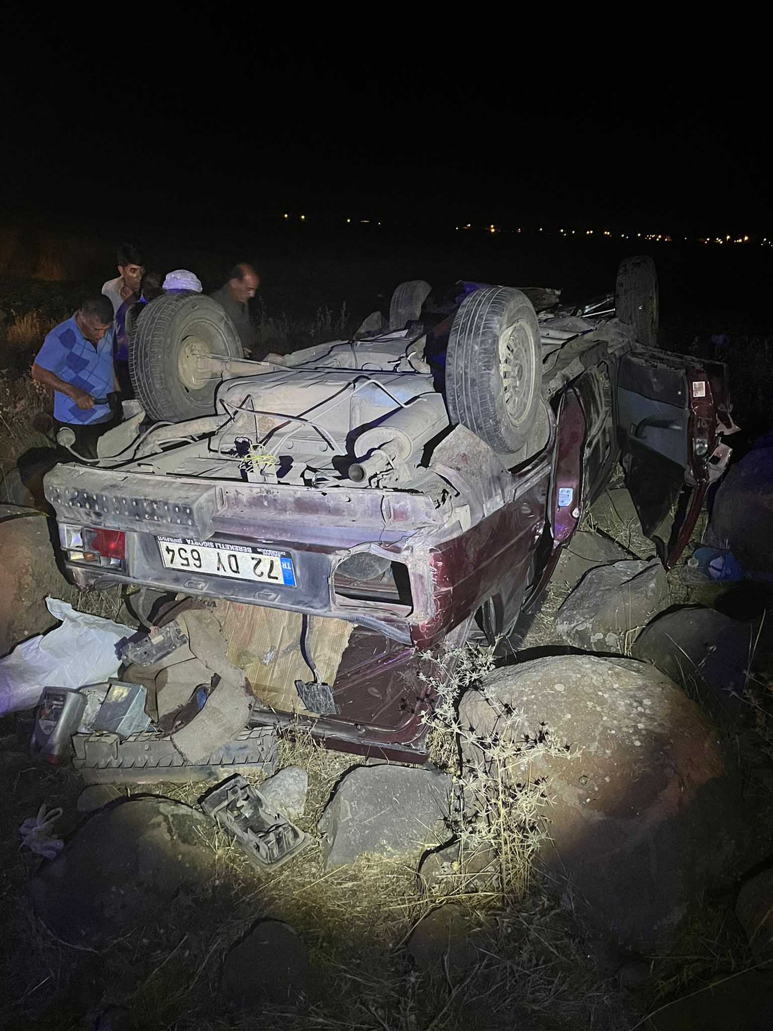 Diyarbakır’da Kaza Baba Öldü, Anne Ve Oğlu Ağır Yaralandı 4