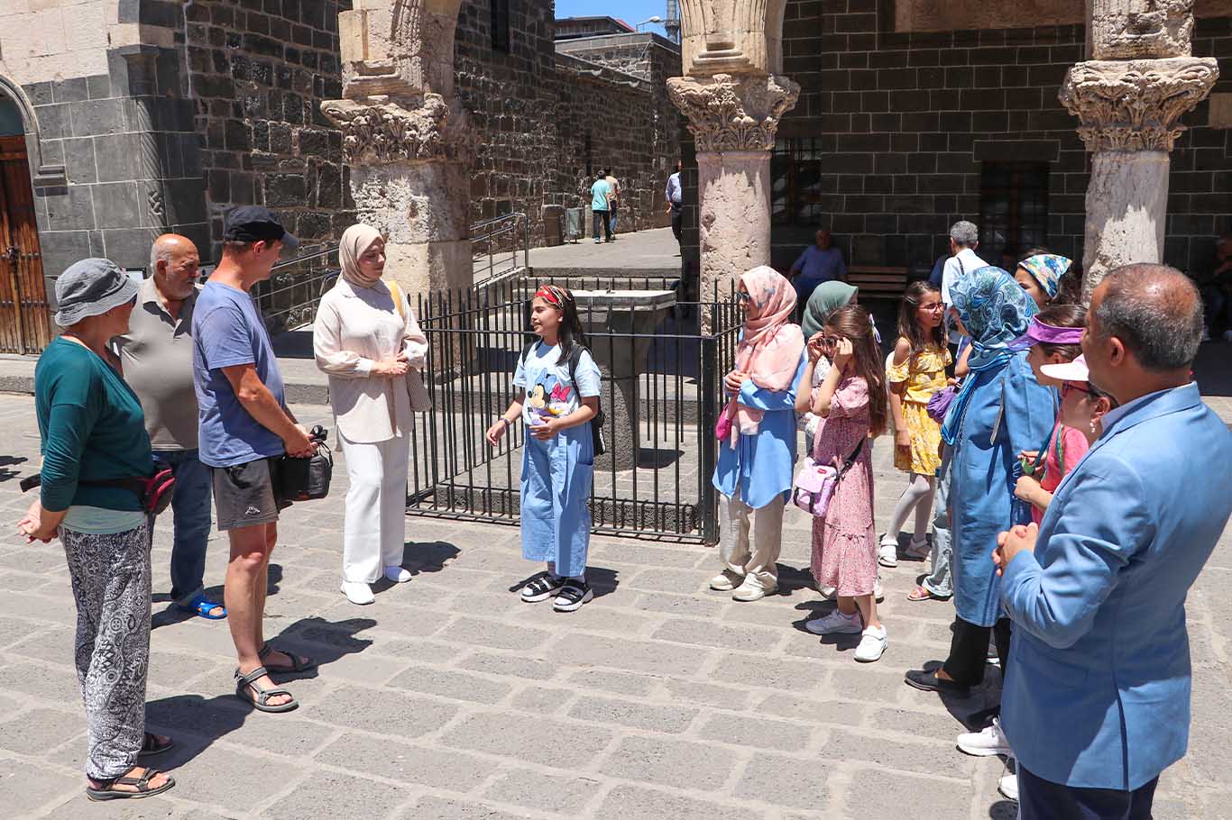 Diyarbakır’da Öğrenciler Turistlere Rehberlik Yaparak Yabancı Dillerini Geliştiriyorlar 3