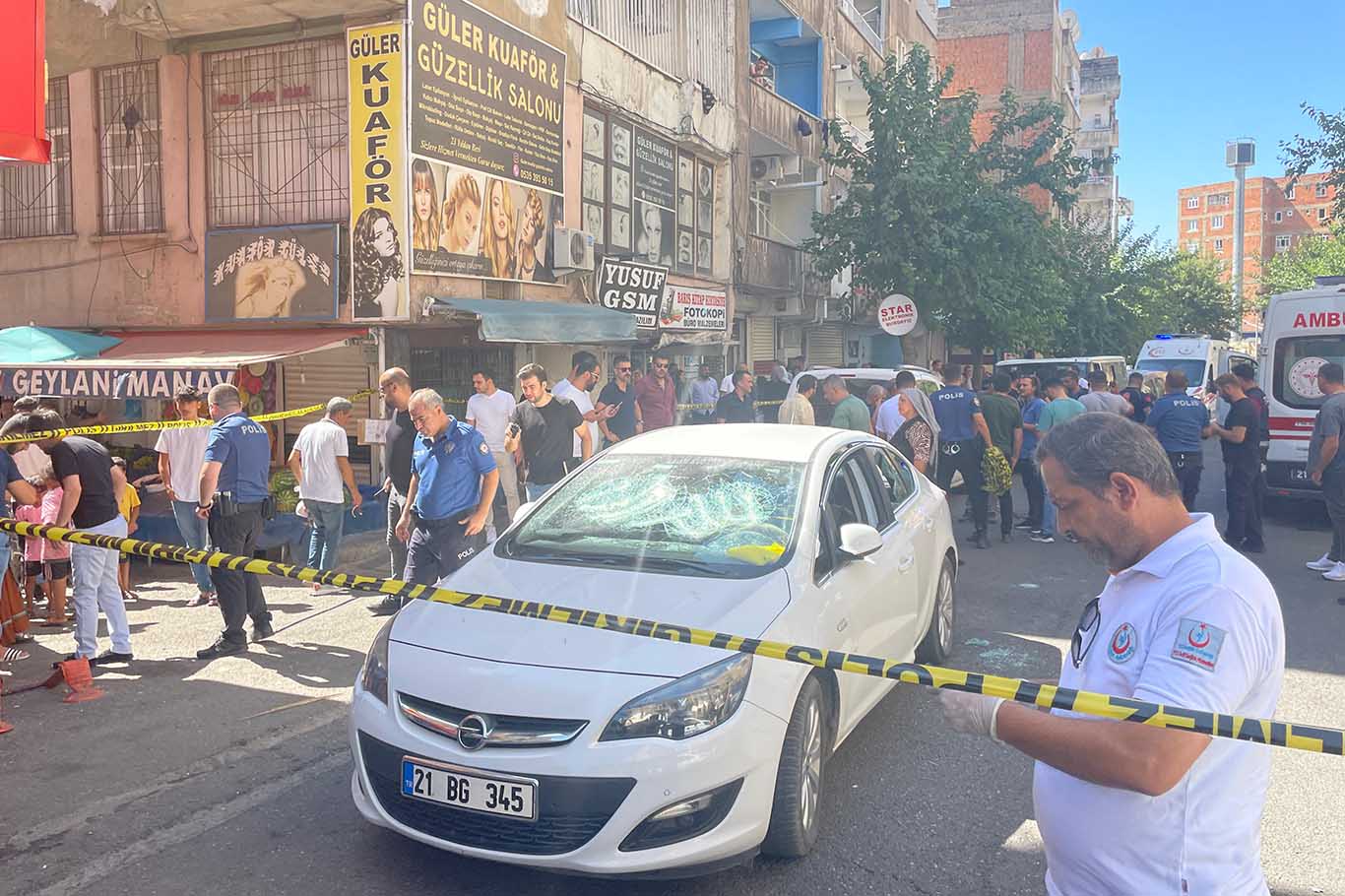 Diyarbakır’da Şehrin Göbeğinde Silahlı Çatışma 1 Ölü 6 Yaralı 3