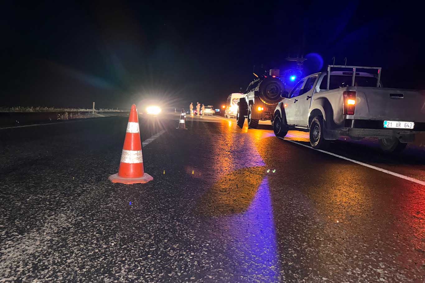 Diyarbakır’da Seyir Halindeki Otomobil Tarandı 8