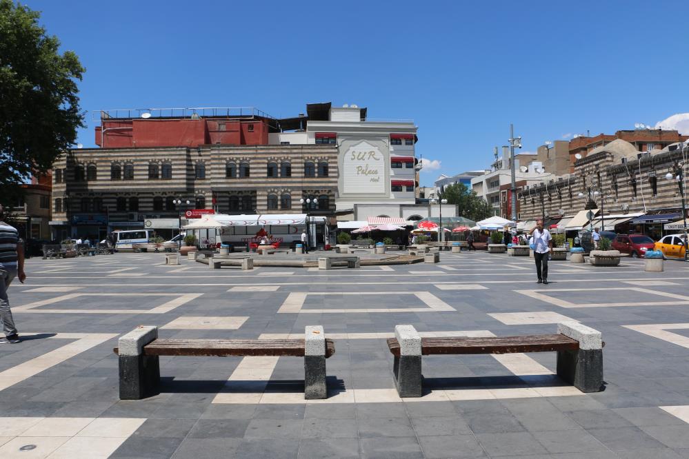 Diyarbakır'da Sıcaklık 45 Derece! Caddeler Sessizliğe Büründü 3