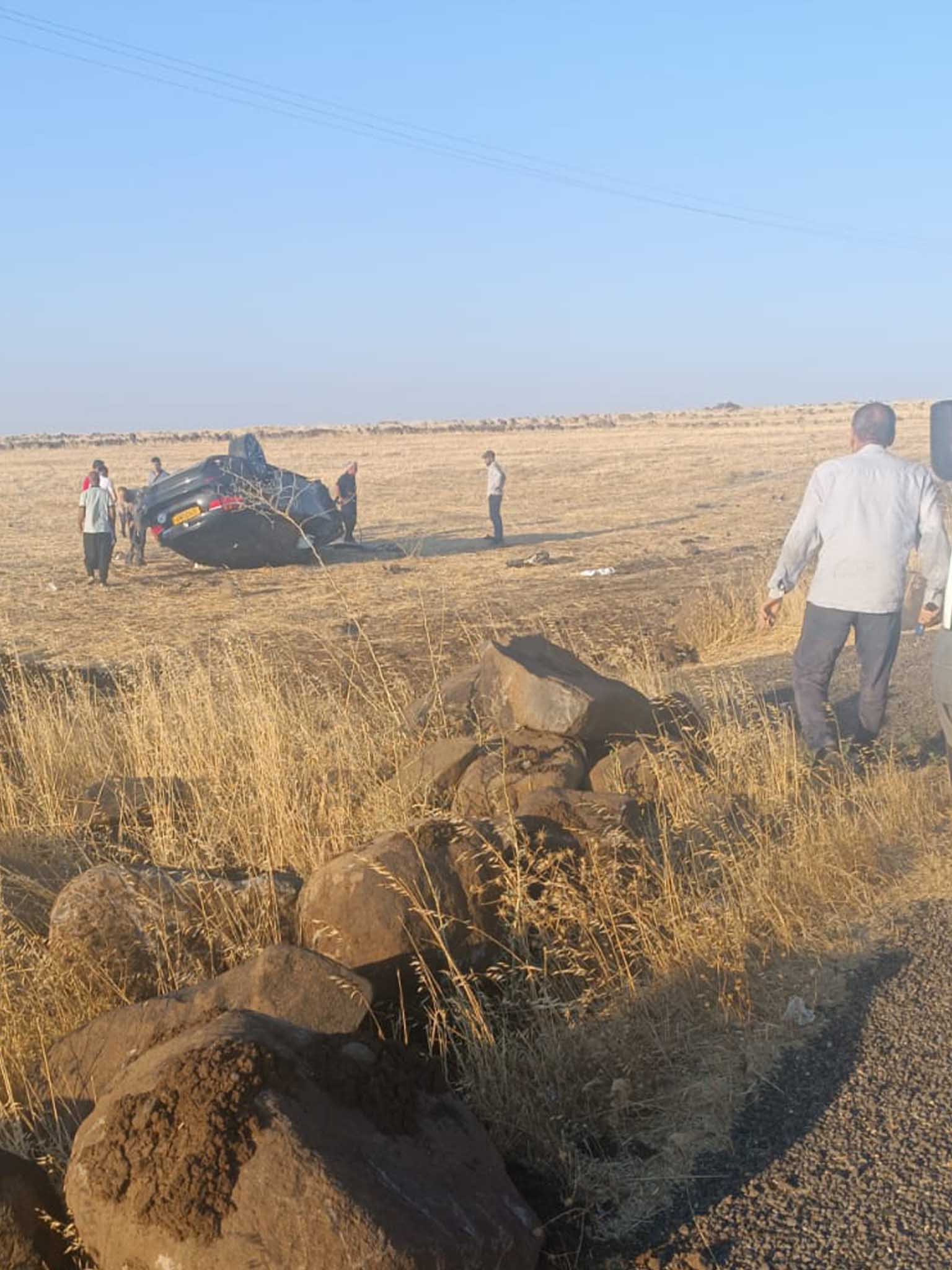 Diyarbakır’da Tarlaya Uçan Otomobilde, Abd Vatandaşı 3 Kardeş Yaralandı 7