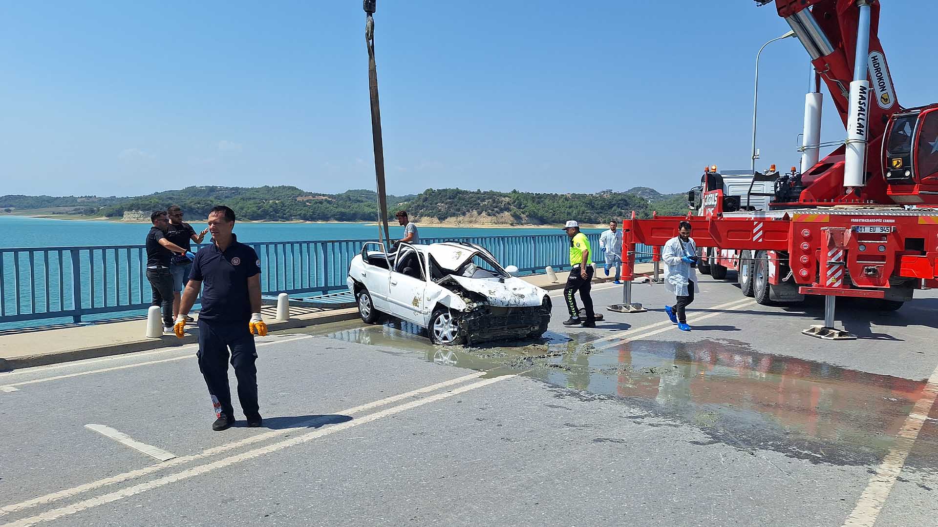 Göle Düşen Otomobilde Anne, Baba Ve 2 Çocuk Öldü 3