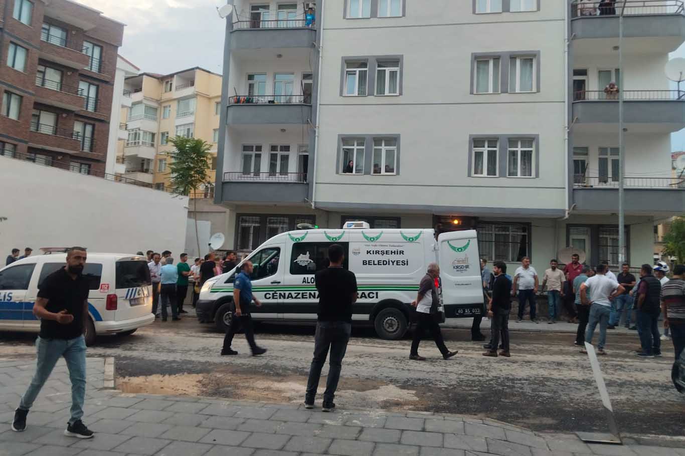 Husumetlisini Öldüren Polis, Meslektaşlarını Arayıp, ‘Birini Öldürdüm’ Diye Haber Verdi 4