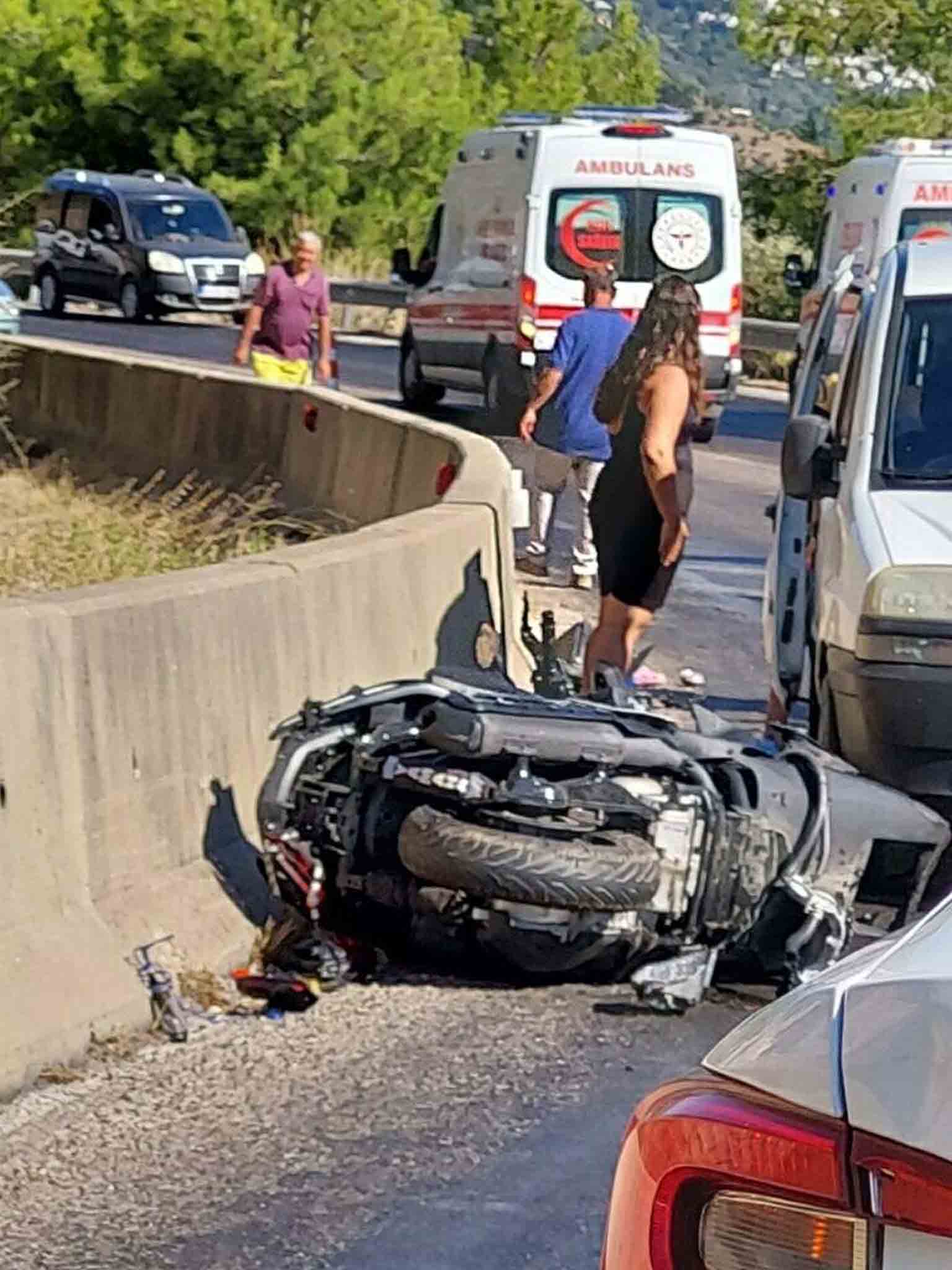 İzmir’de 5 Aracın Karıştığı Kazada 1 Kişi Öldü, 6 Kişi Yaralandı 5