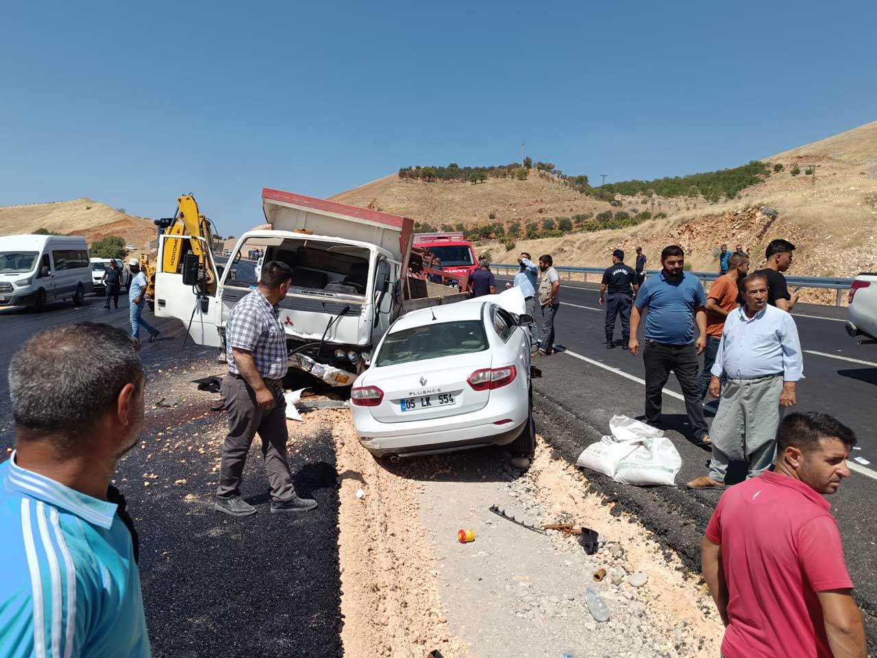 Kahta Diyarbakır Yolunda Kaza 1 Ölü, 3 Yaralı 4