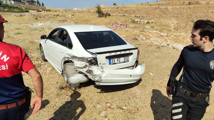 Mardin'de Iki Otomobilin Çarpıştığı Kazada 5 Kişiyaralandı