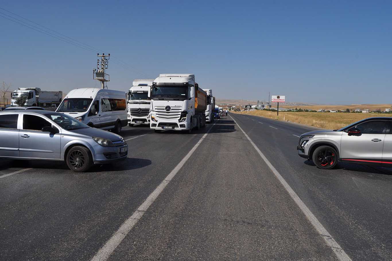 Milletvekili, 4 Kişinin Öldüğü Yerde Yol Kapattı, Suç Duyurusunda Bulundu 4