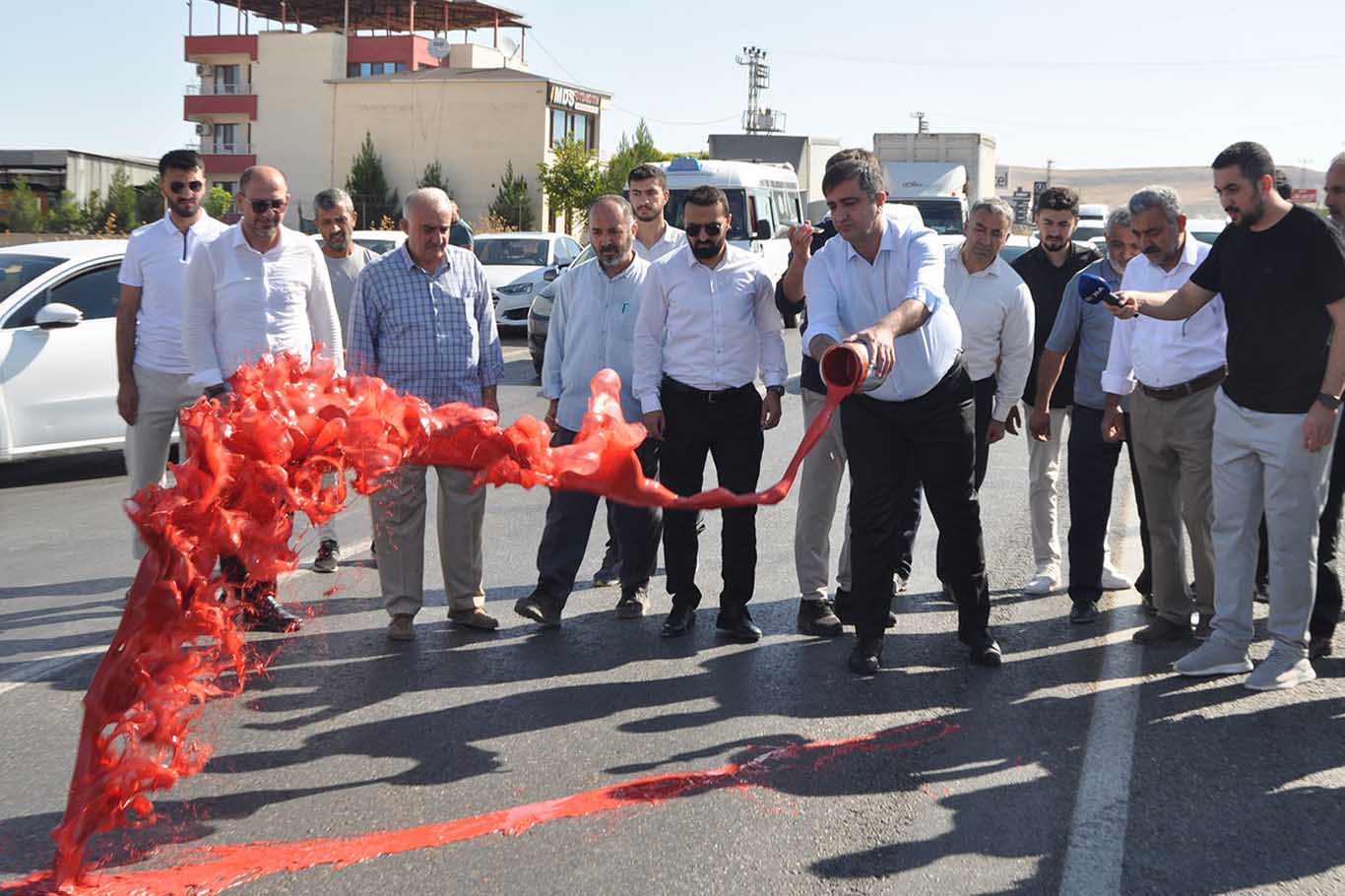 Milletvekili, 4 Kişinin Öldüğü Yerde Yol Kapattı, Suç Duyurusunda Bulundu