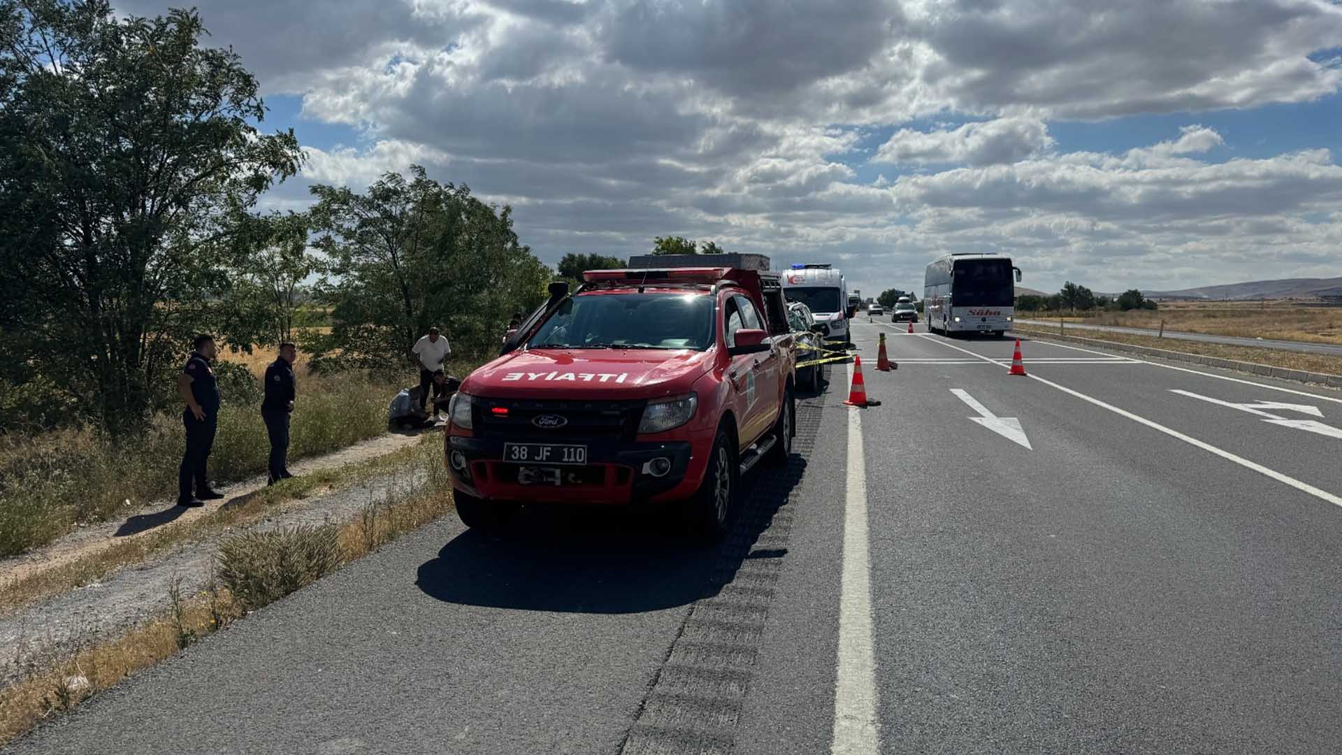 Otomobil Kamyona Arkadan Çarptı 2 Kız Kardeş Öldü 2