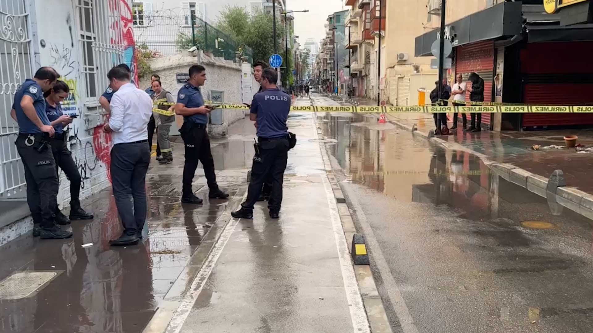 Sokakta Akıma Kapılan 2 Kişi Öldü 8