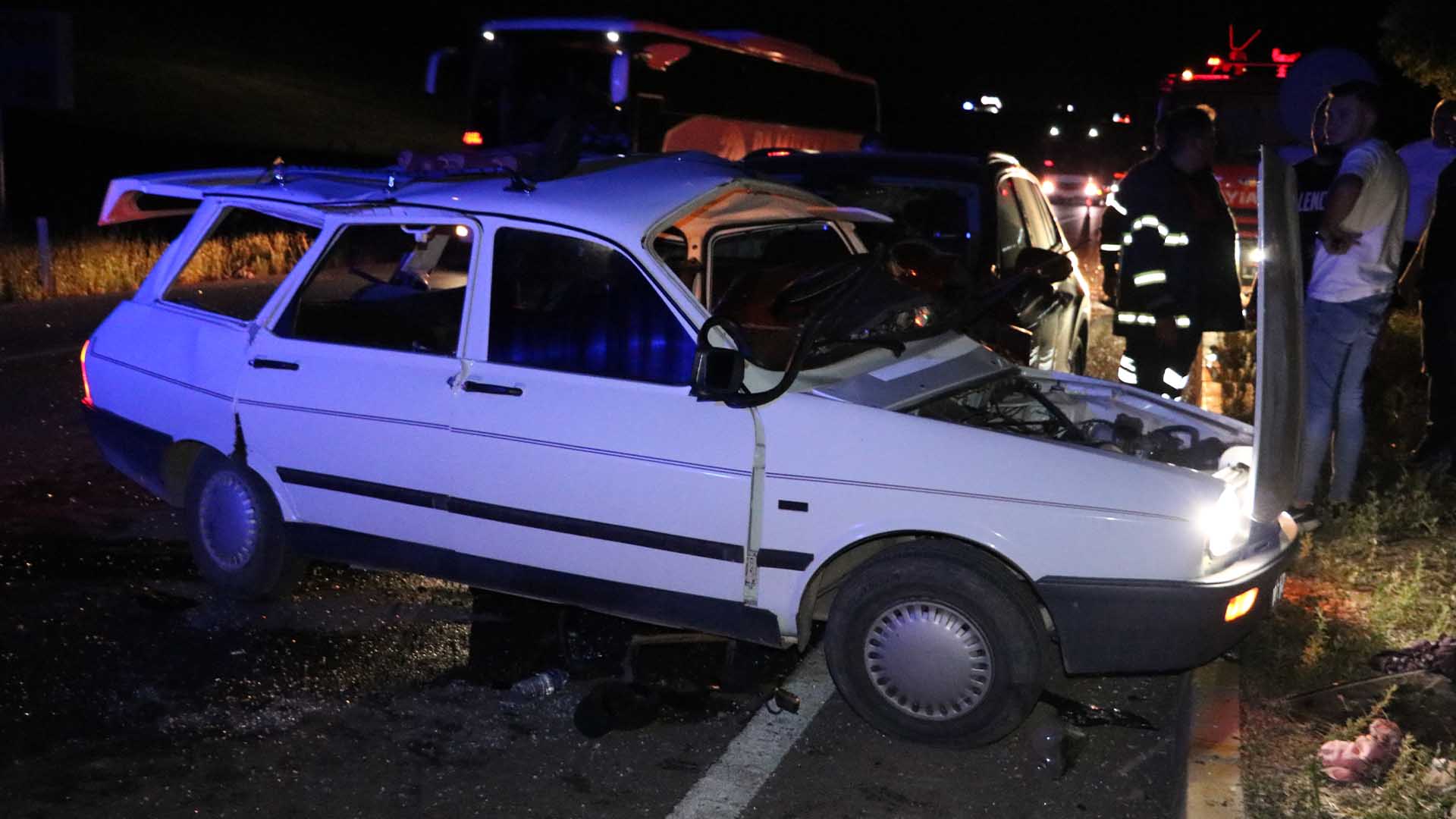 2 Otomobil Çarpıştı; Yaşlı Karı Koca Öldü, 2'Si Çocuk 4 Kişi Yaralandı 2