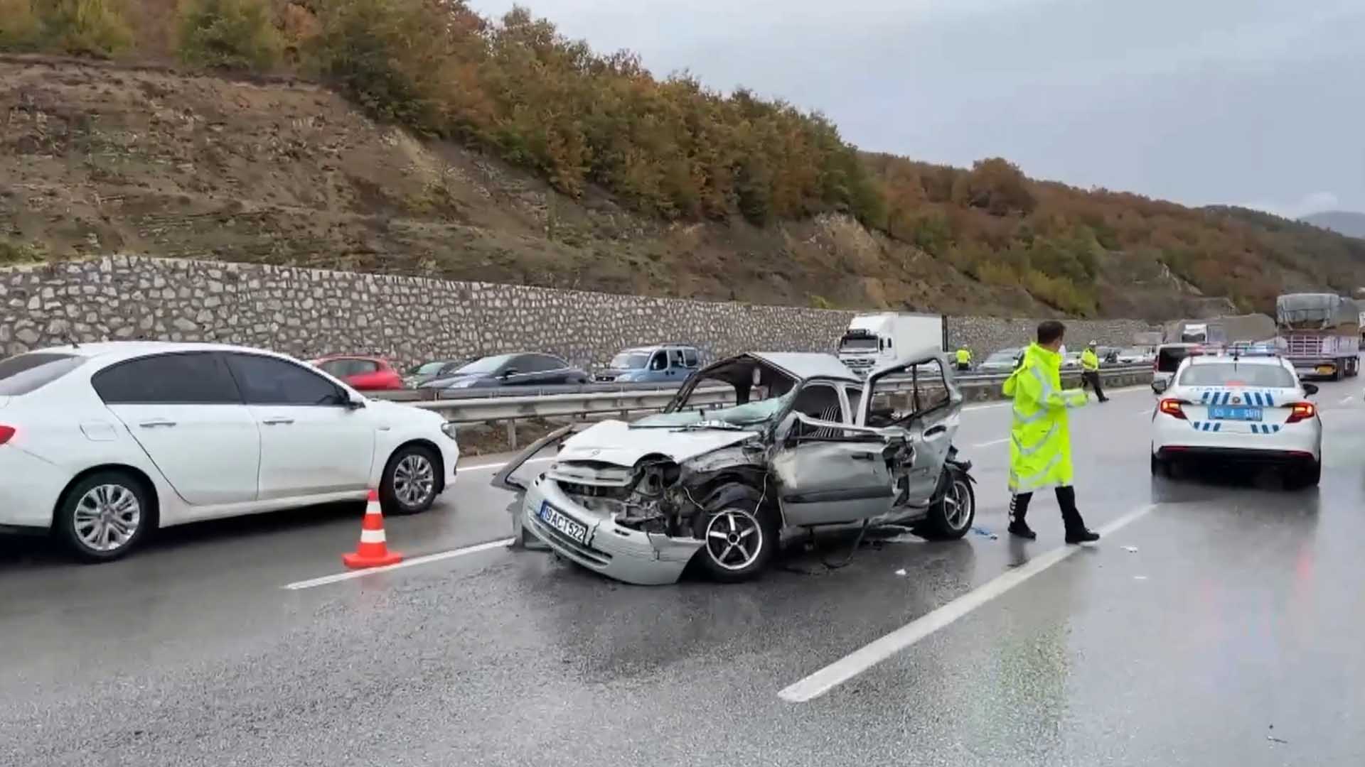 2 Tir, Yolcu Otobüsü, 5 Otomobil Ve Polis Aracı Zincirleme Kazaya Karıştı 3 Ölü, 6 Yaralı 3