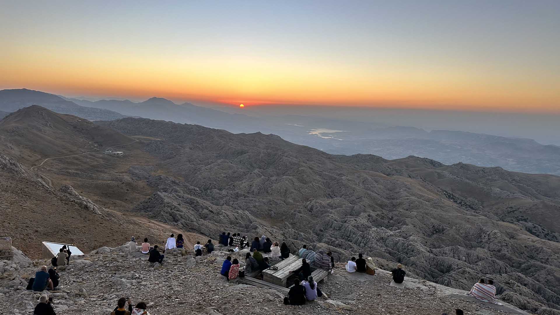 27 Ülkeden 54 Sanatçı Nemrut’ta Gün Doğumunu Izledi 4