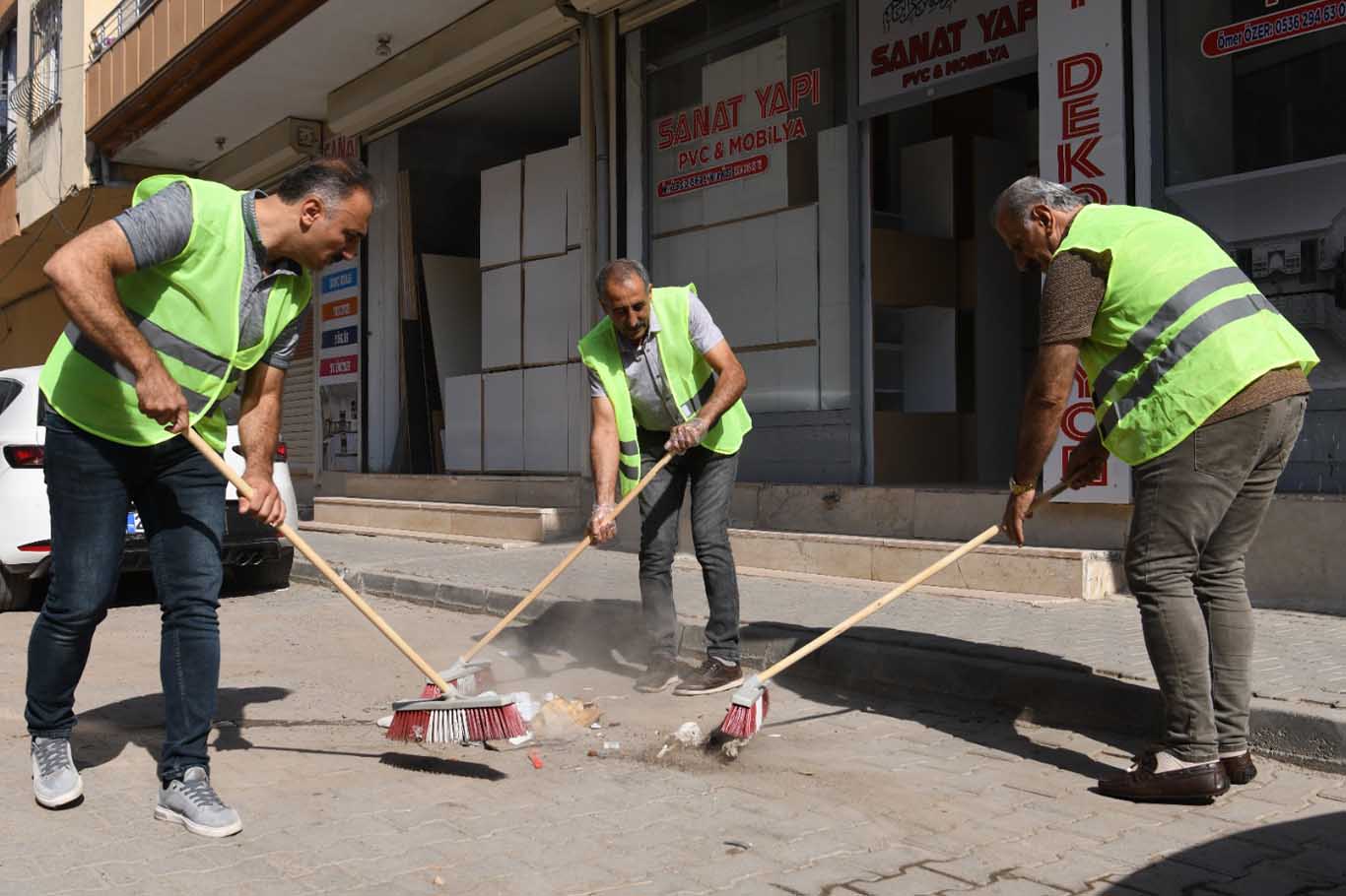 Bismil Belediye Eş Başkanı, Meclis Üyeleri Ile Birlikte Caddeleri Temizledi 2