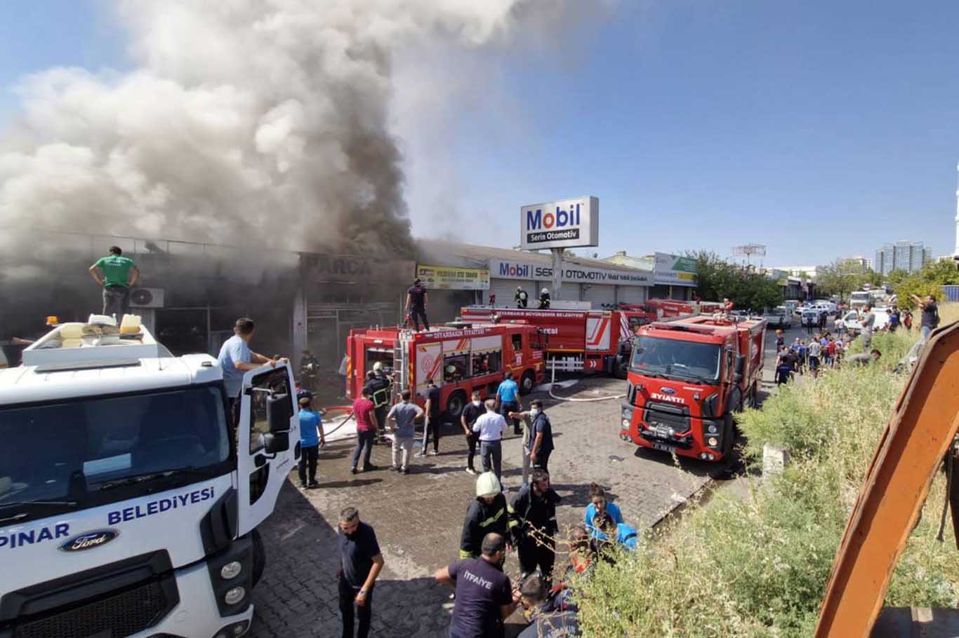 Diyarbakır 3'Üncü Sanayi’de 4 Işyeri Yandı 6