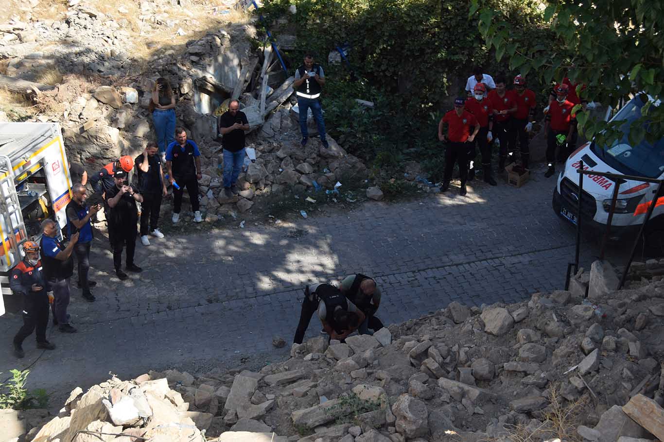 Diyarbakır’da 7 Ve Üzerindeki Depremlere Hazırlık 7