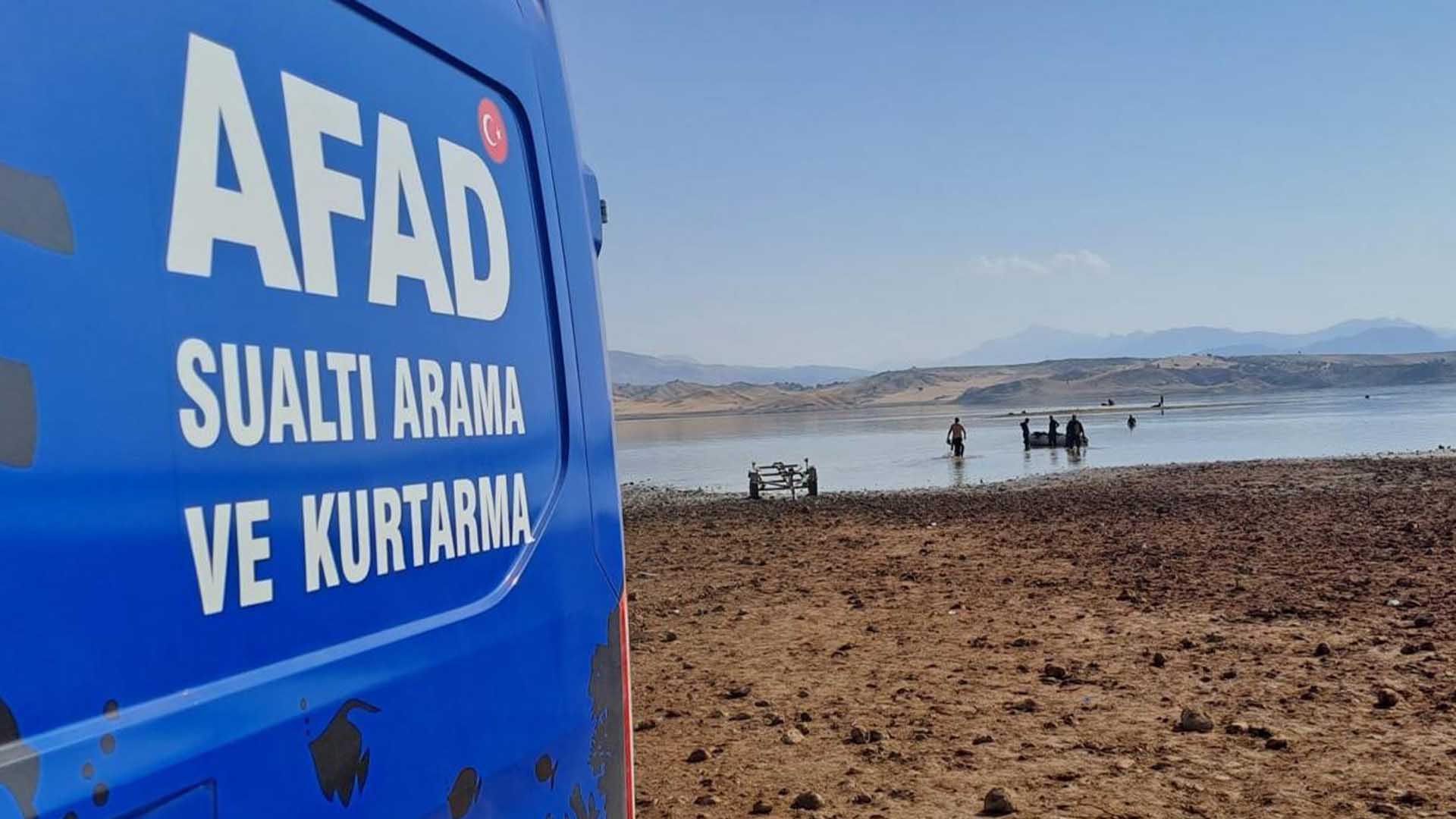 Diyarbakır’da Baraj Göletine Balık Tutmaya Giden Gencin Cesedine Ulaşıldı 3