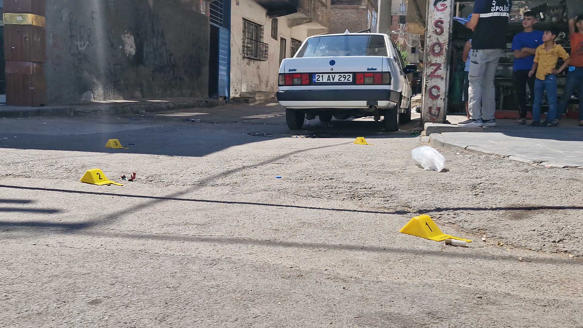 Di̇yarbakir’da Husumetli̇ler Arasinda Si̇lahli Pompali Tüfekli̇ Kavga 6