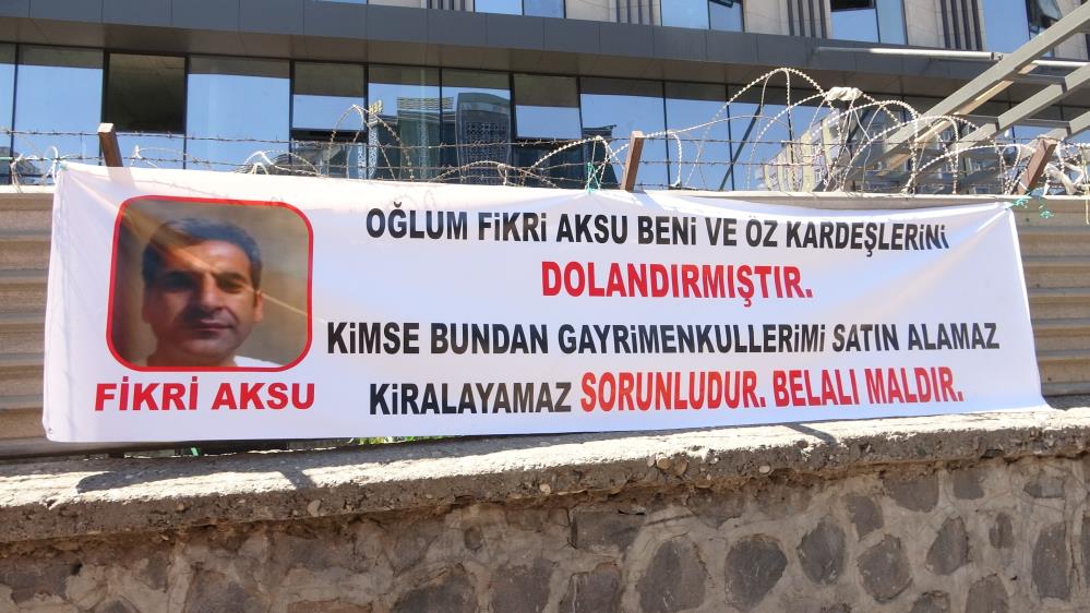 Diyarbakır’da Ilginç Dolandırıcılık Iddiası! Baba, Oğlunu Pankartla Ifşa Etti 1