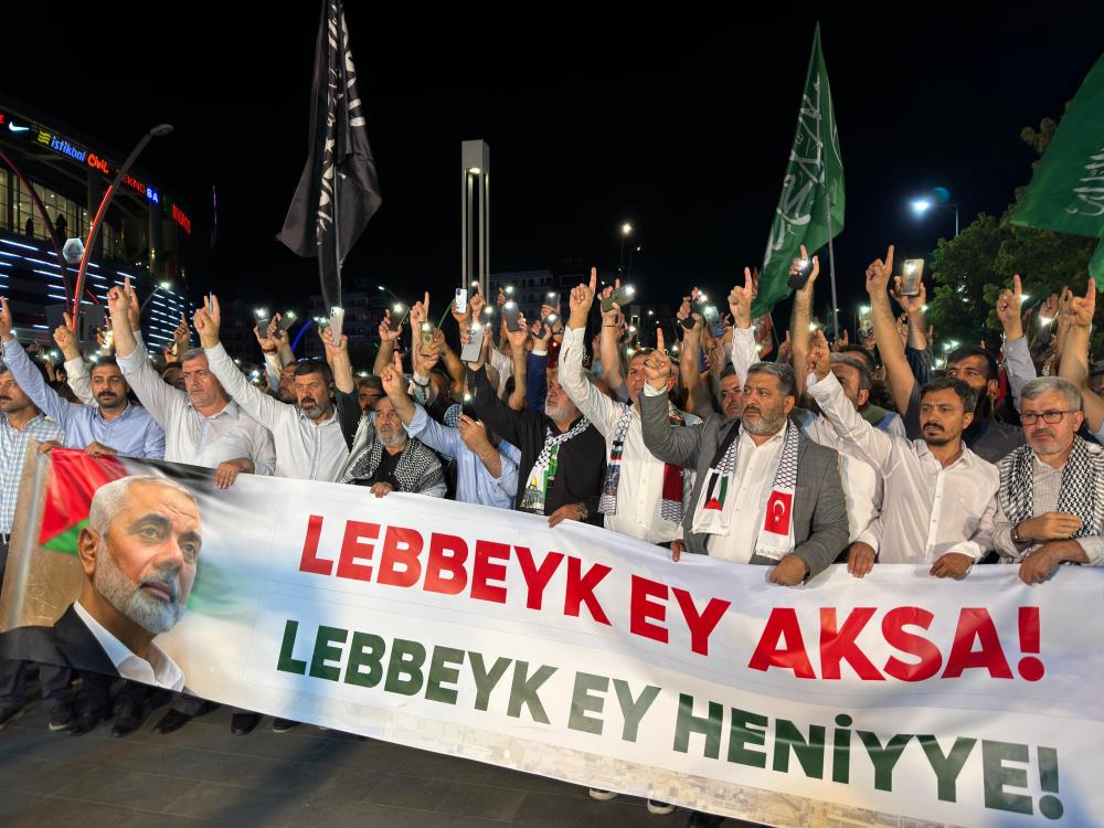 Diyarbakır'da Işgalci Israili Protesto Sonrası Kahve Zincirine Taşlı Saldırı 3