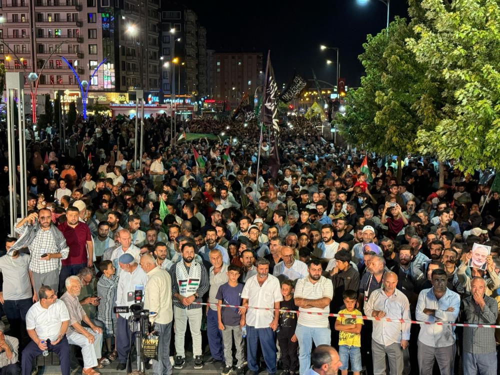 Diyarbakır'da Işgalci Israili Protesto Sonrası Kahve Zincirine Taşlı Saldırı 5