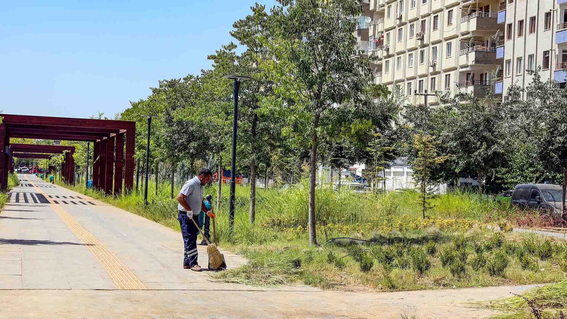 Diyarbakır’da Yenişehir Millet Bahçesinde Temizlik Ve Bakım Çalışmaları Sürüyor1