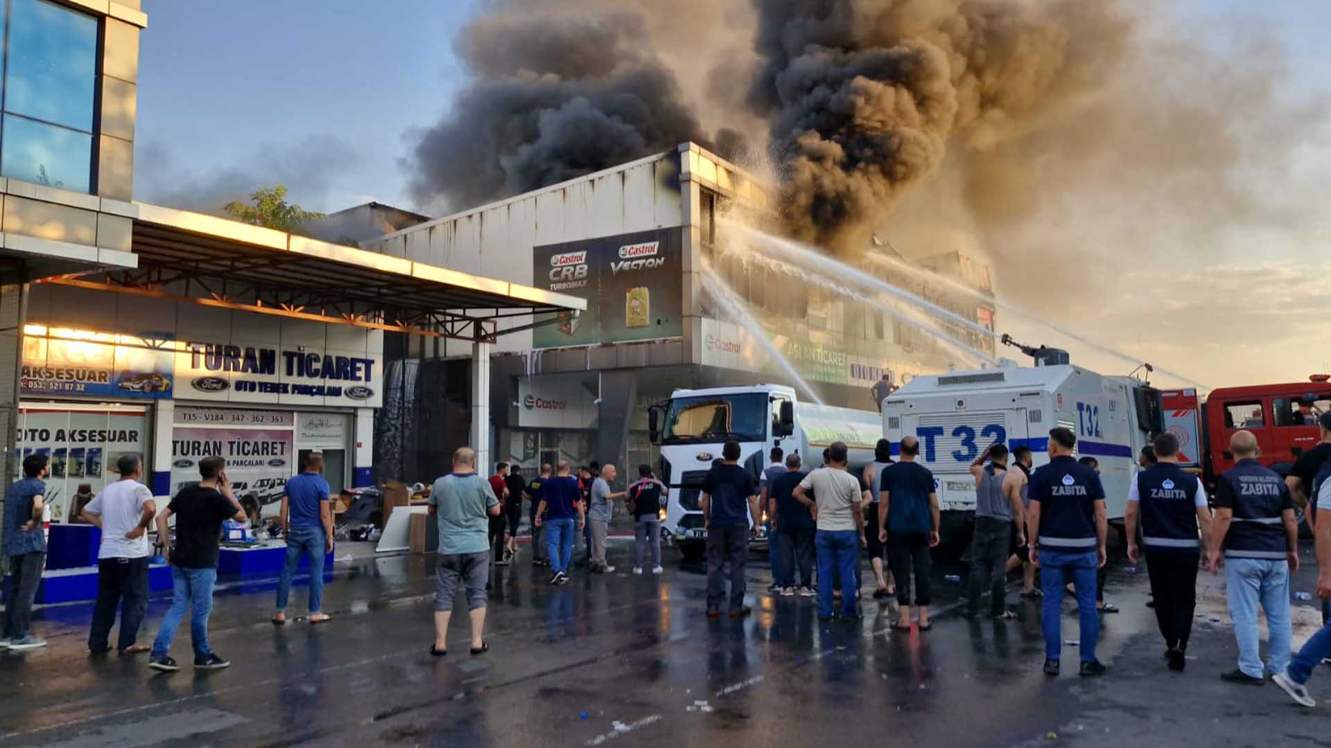 Diyarbakır'daki Yangın Söndürüldü 4