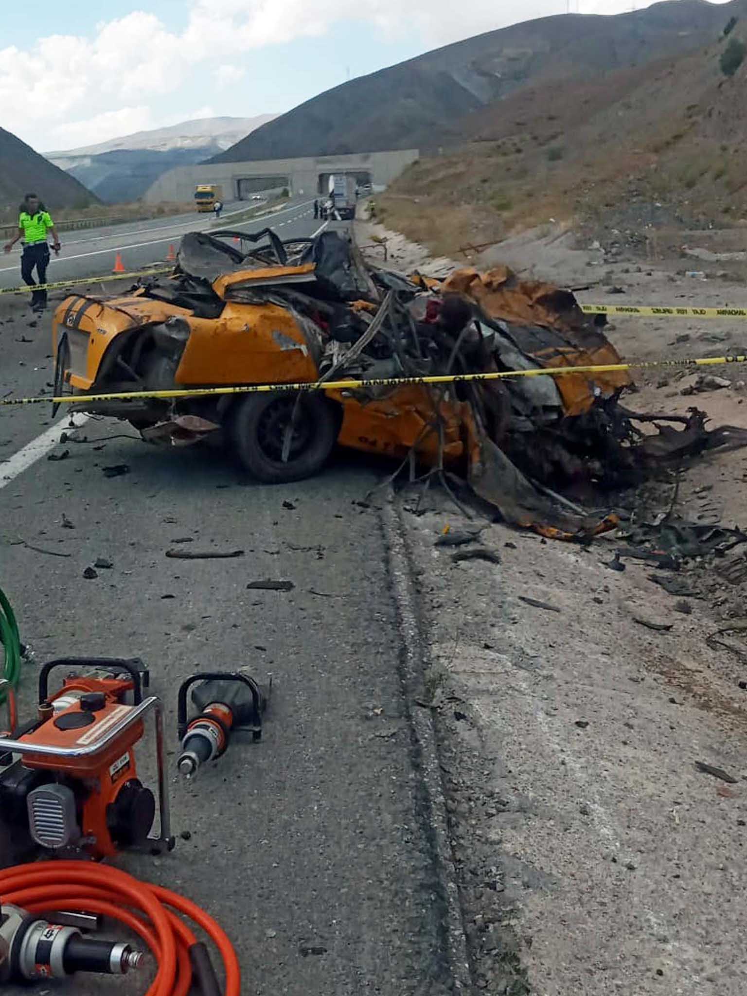 Erzincan Sivas Karayolunda Feci Kaza 4 Ölü 2 Yaralı 11