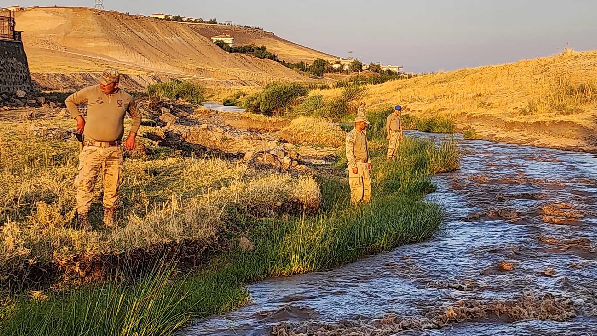 Jandarma Narin Için Kazı Yapıyor 4