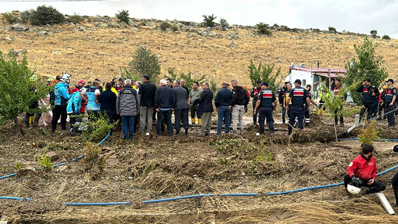 Kayseride Sele Kapilan Kisinin Cansiz Bedenine Ulasildi